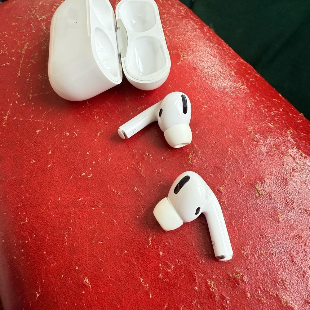Apple AirPods Pro V1